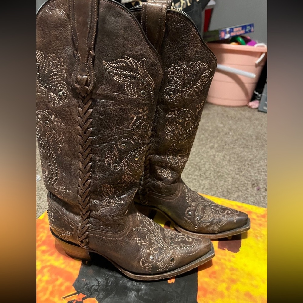 corral boots size 8